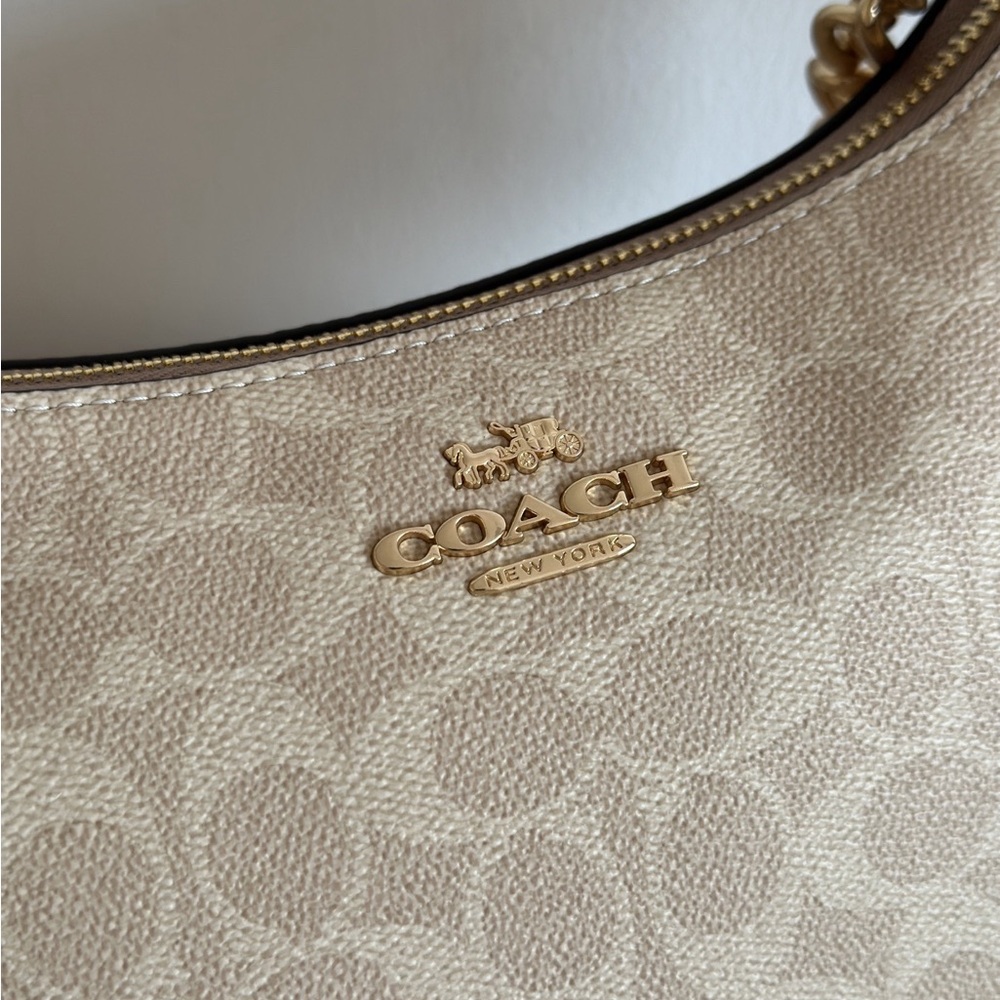 Coach Signature Hobo Shoulder Bag in Chalk/White with Gold Hardware - Picture 5 of 9